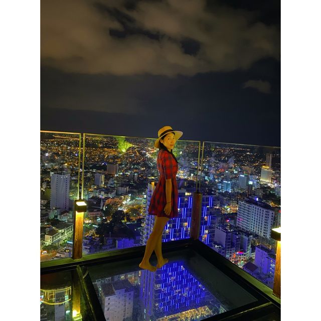 芽莊最美看夜景的地方！在Havana Hotel顶层Skylight天空酒吧