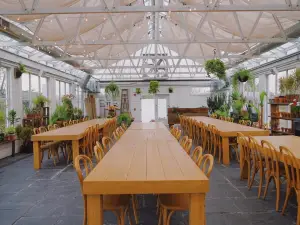 Farmhouse Cafe & Eatery