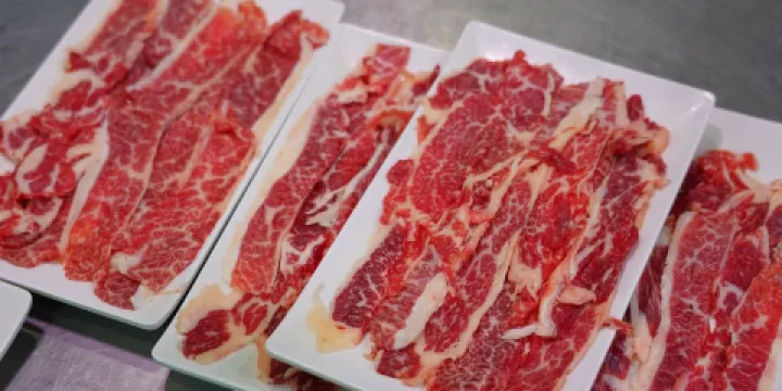 偉記牛肉館(白牌店)