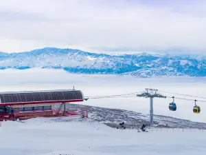 賽里木湖國際滑雪場度假區