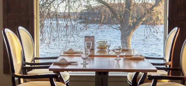 Hearthside Dining - Elmhirst's Resort