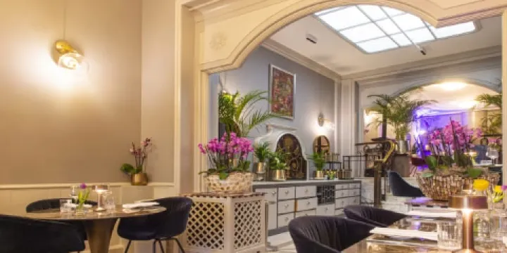 CafElysee Cafe / Brasserie / Bar