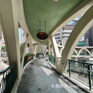 怡和街天橋（圓形天橋）