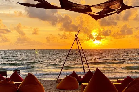 AND Beach Bar