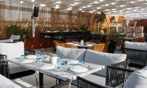 Crimson Bar & Grill, Cairo, Egypt.