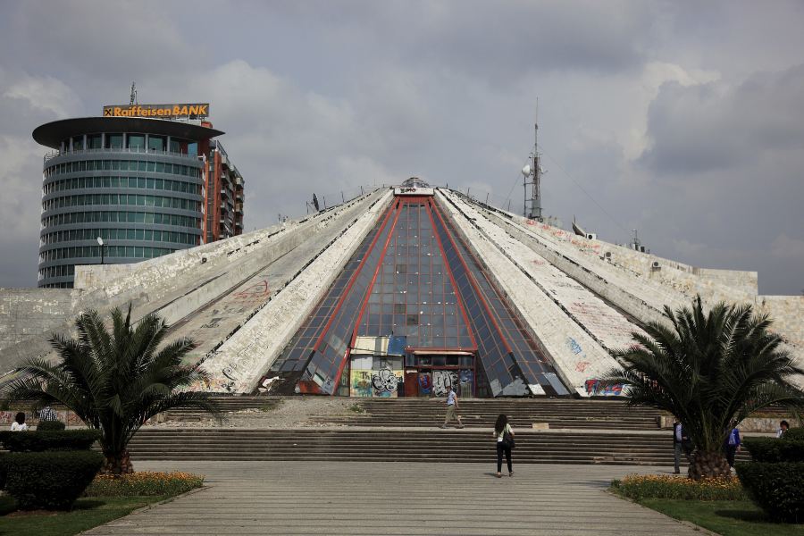 地拉那金字塔