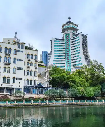 鄰近貴州省民族博物館的酒店