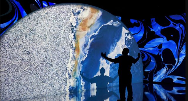 NATURE IN BRILLIANT COLOUR | Royal Ontario Museum