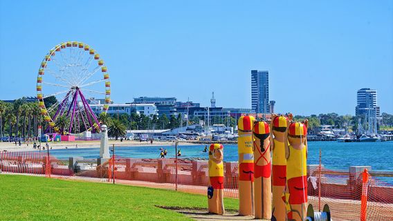 Geelong Baywall Bollards