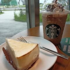 STARBUCKS Yilan Shop 여행 사진