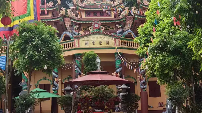 同登母廟