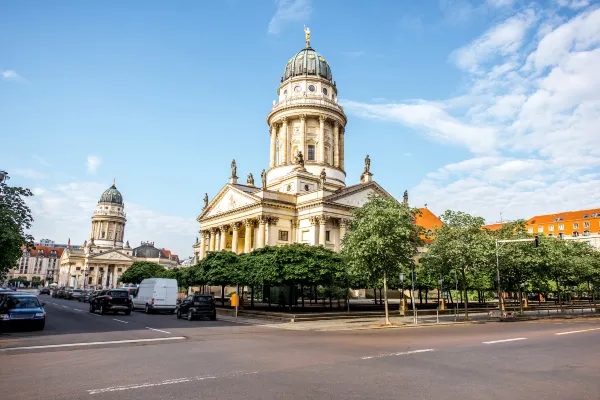 Hotel dekat Petruskirche - Ev. Kirchengemeinde St.-Nikolai in Berlin-Spandau