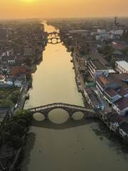 Three Bridges inShuanglin Town