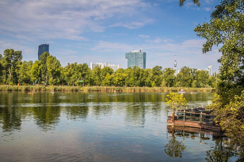 Shuanghu Park