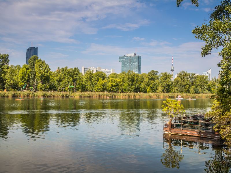 Shuanghu Park