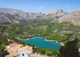 Hoteles cerca de Bodegas Enrique Mendoza