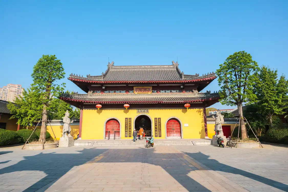 Hotels near Yongning Temple