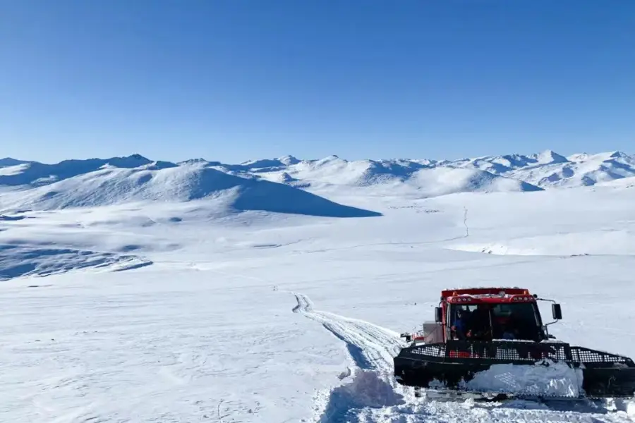 阿爾泰山野卡峽滑雪場