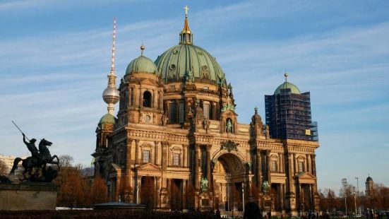 德国柏林柏林大教堂这个教堂外观看起来十分大气庄严，里面还有许