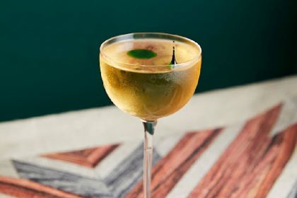 Warm Up Cocktail bar