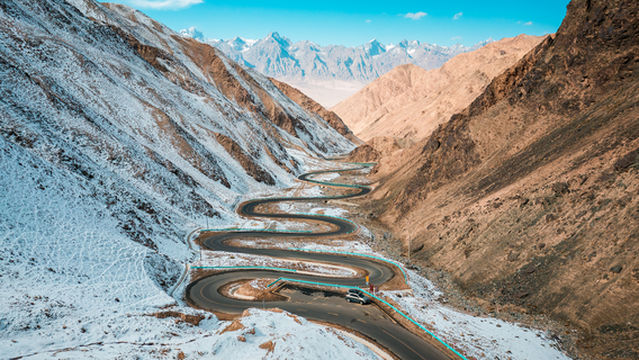 wa qia xiang pan long gu dao xia la fu die cun shi di gong yuan