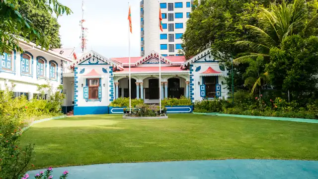 Hotels near Muliaage (Palace)