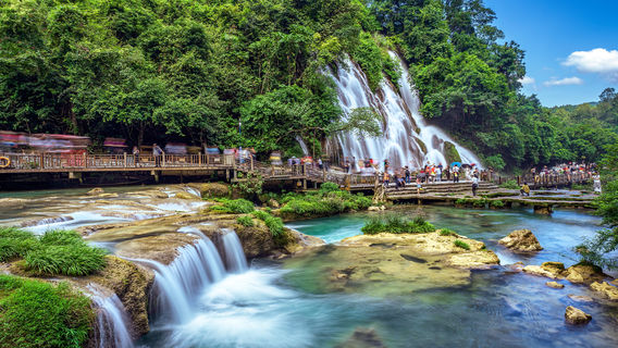 Laya Waterfall