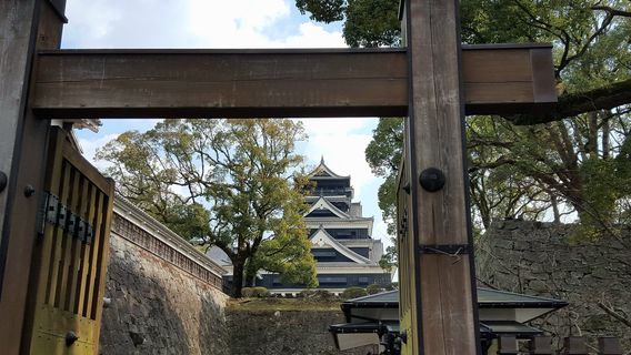 Kumamoto Castle Park (Ninomaru Hiroba)