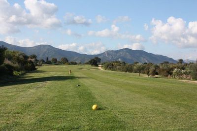 Golf Club Is Molas