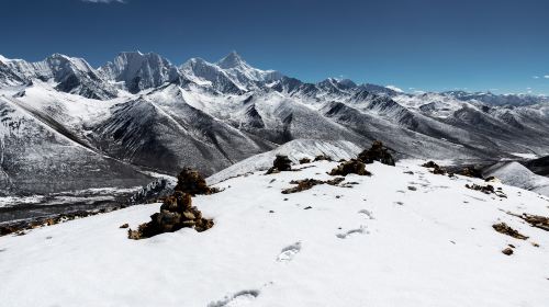 貢嘎山