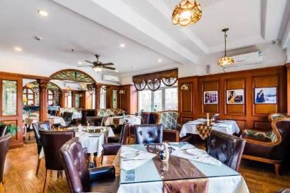 MAN ZHOU LI FAN DIAN NI JI JIN CAN TING