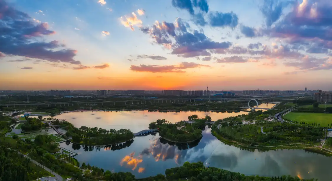 Hotels near Diehu Lake Park