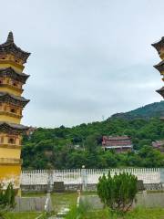 Twin Pagodas of Baosheng Temple