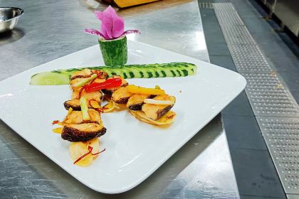 重庆仁宾江景酒店·湘粤楼