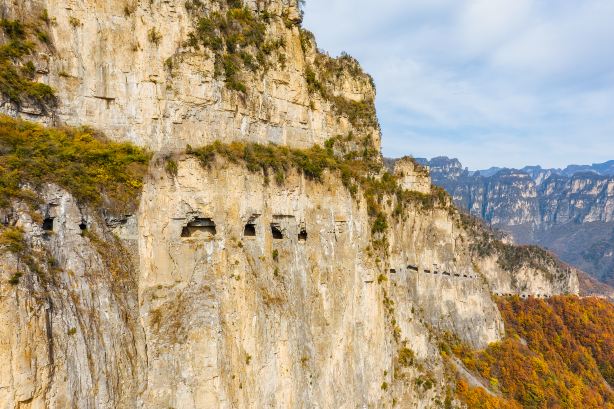 Kunshan Cliff-Hanging Road