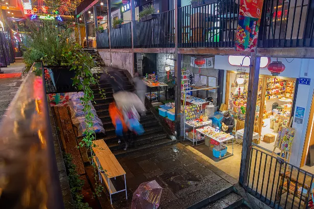 Qilong Alley