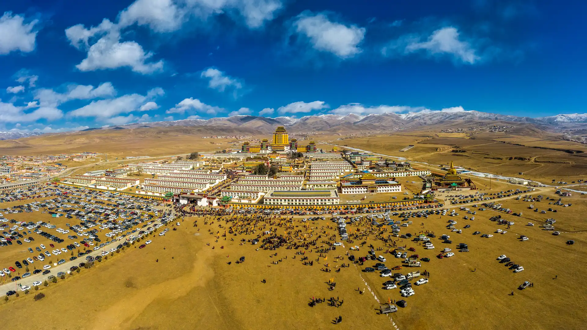 Hotels near Gemo Temple