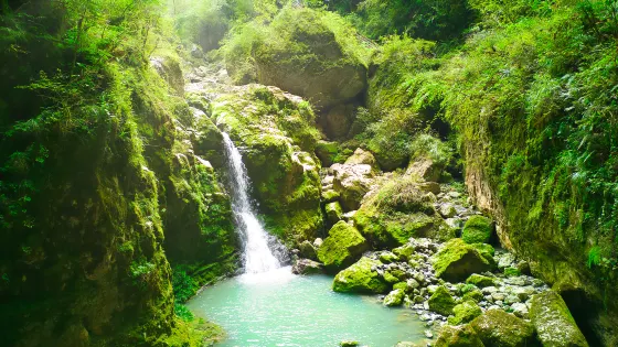 地洞河天坑
