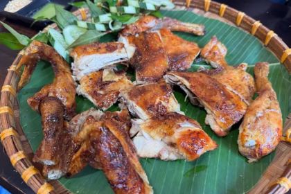 GÀ NƯỚNG CƠM LAM ĐÀ LẠT LỬA HỒNG
