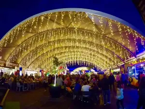 イート・ストリート・ノースショア