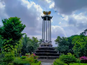 Taman Aloon Aloon Tulungagung