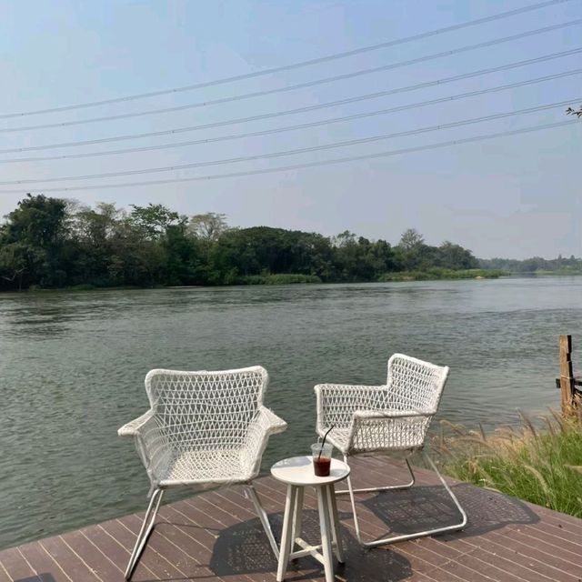 ราวี​ รีวา​ คาเฟ่สุดชิค​ กาญจนบุรี​