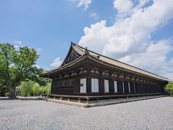 Rengeō-in (Sanjūsangen-dō) Temple