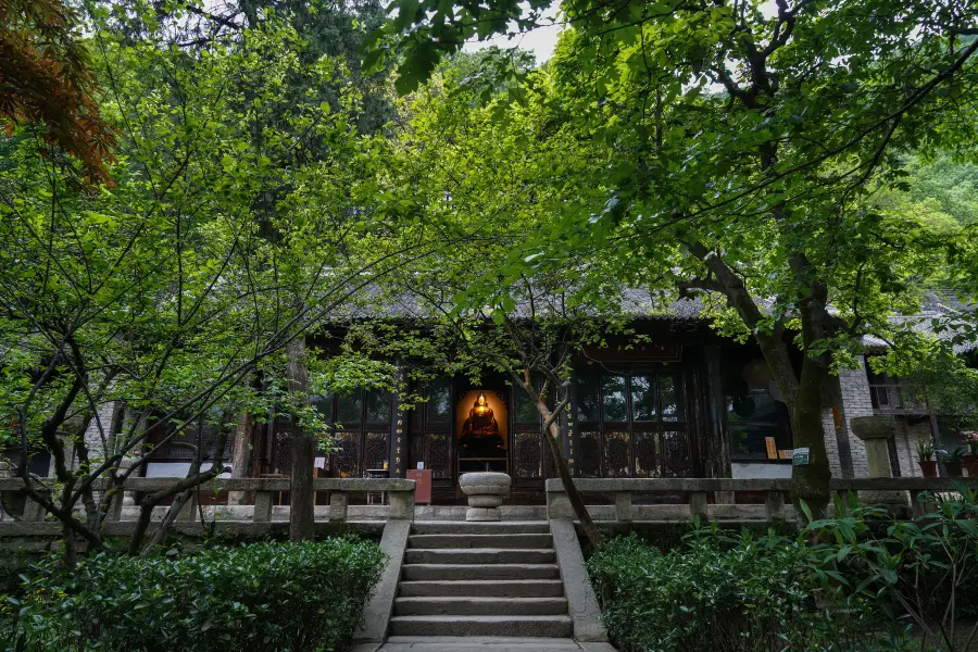 Jingye Temple (Southwest Gate)