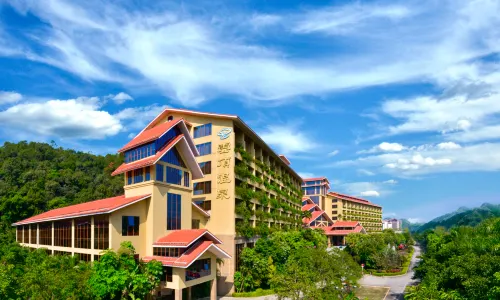 พื้นที่พบ่อน้ําพุร้อนหยุนติ้ง