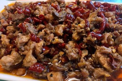 Rabbit Walk The World HONG HE XIAN GUO TU