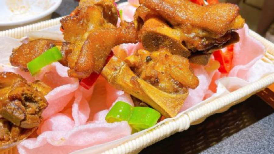 蛙美哒炭烧牛蛙