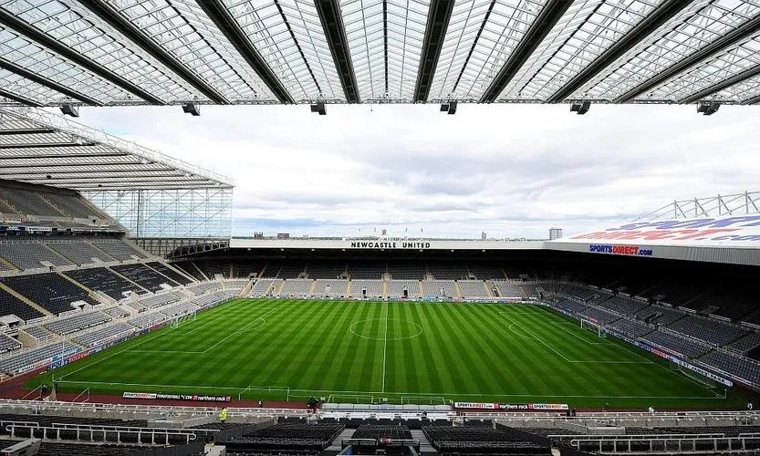 5_St James' Park
