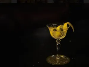 shēn Whisky Lounge