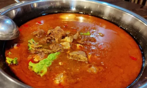 烫皮山羊肉火锅店